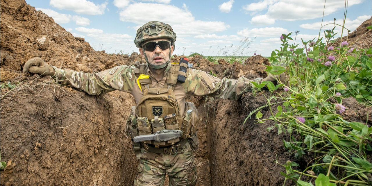 Після повномасштабного російського вторгнення бізнесмен Всеволод Кожемяко командує добровольчим батальйоном Хартія і спілкується виключно українською. (Фото: DR)