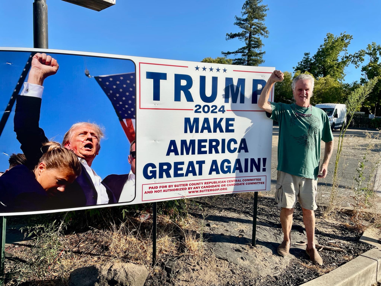 СИЛА ТРАМПА: Калифорниец Гай Линн демонстрирует, за кого будет голосовать 5 ноября; свой выбор он объясняет состоянием экономики и позицией по иммиграции (Фото: DR)
