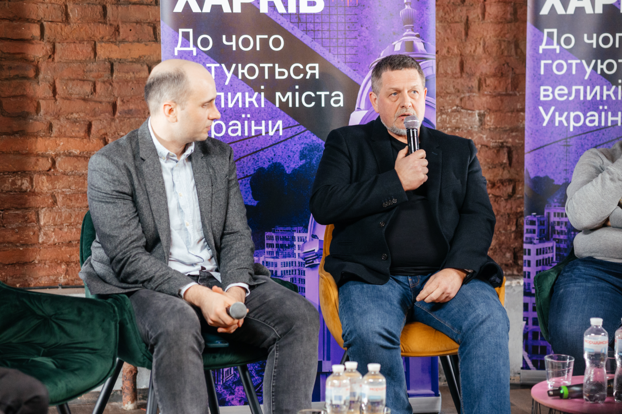 Олександр Чумак, президент Асоціації приватних роботодавців (праворуч), Олексій Тарасов, головний редактор Radio NV (ліворуч) (Фото: NV)