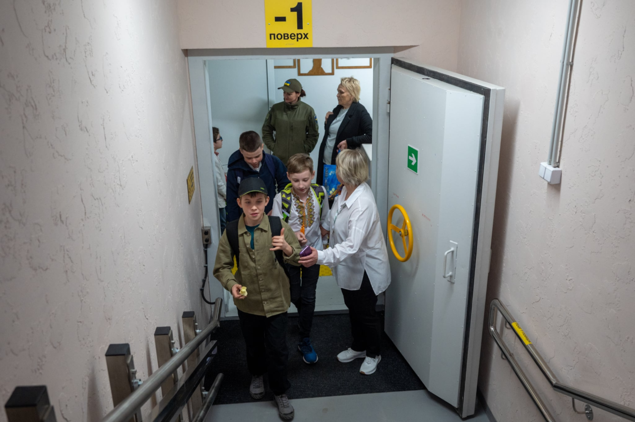 Актуальным вопросом для сегодняшних школ является наличие укрытий и обустройство должным образом (Фото: Reuters)
