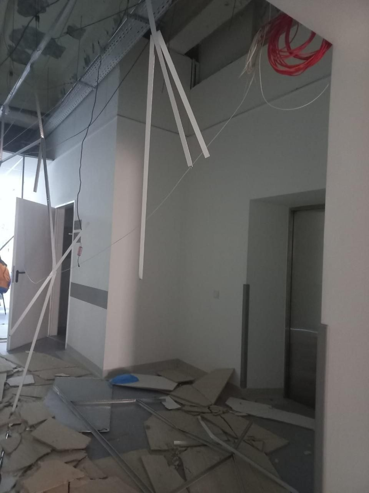 Через російський обстріл постраждала Маріупольська лікарня, яка пережила блокаду міста (Фото: Вадим Філашкін/Telegram)