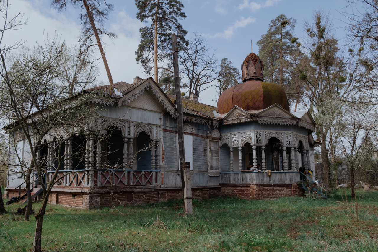 Одна з локацій резиденції, дача Єфремова у Пущі-Водиці (Фото: Олеся Саєнко)