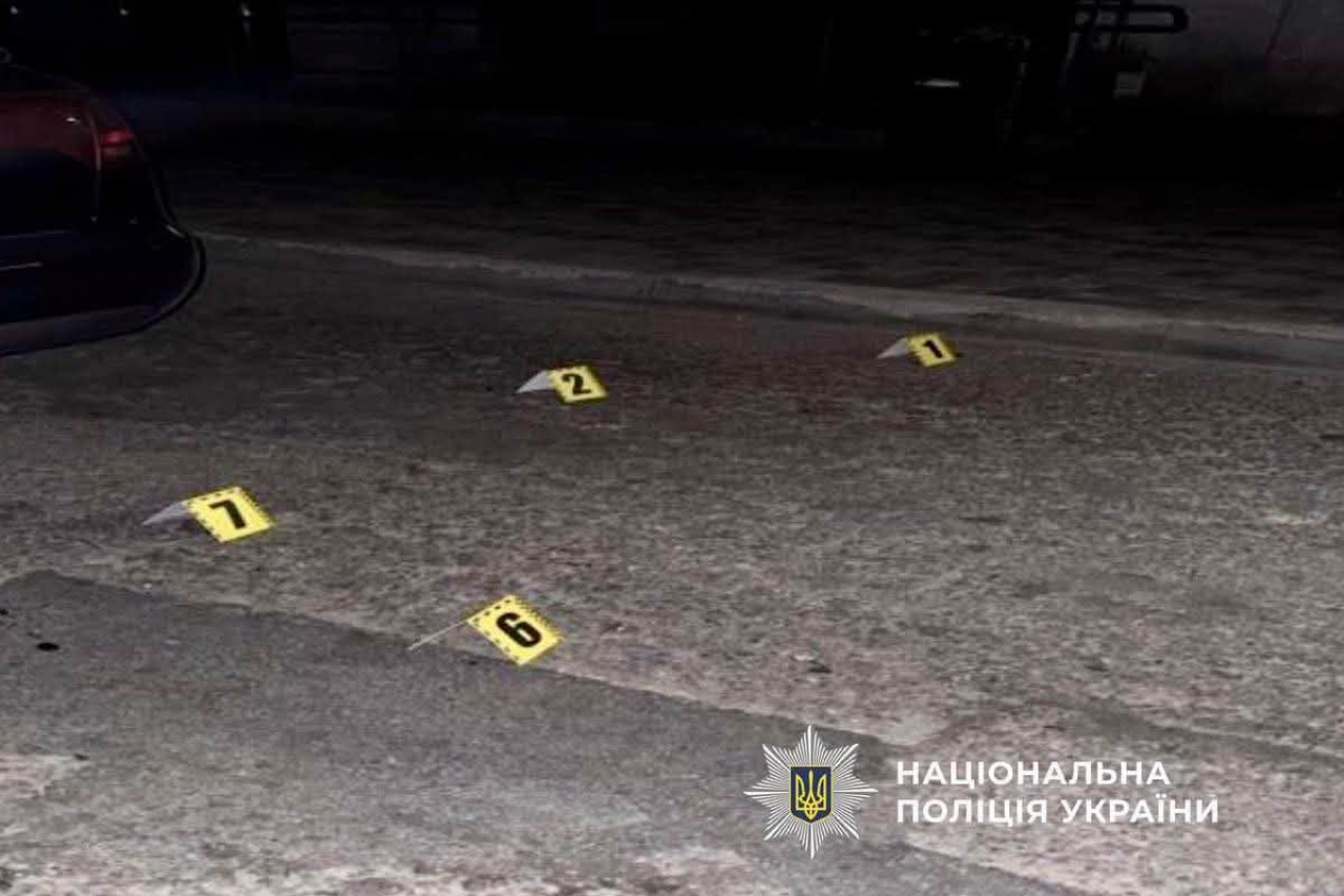Місце стрілянини у центрі Дніпра 14 серпня 2026 року (Фото: Поліція міста Дніпра via Facebook)
