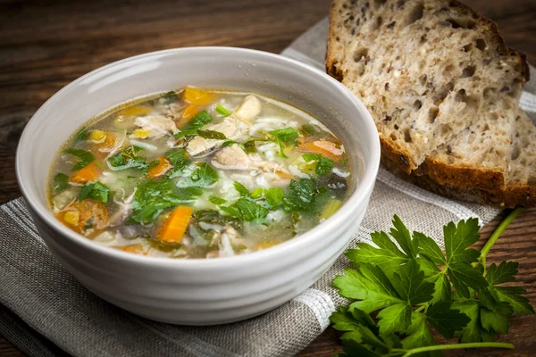 Осенью суп кажется особенно вкусным (Фото: depositphotos/ИИ)