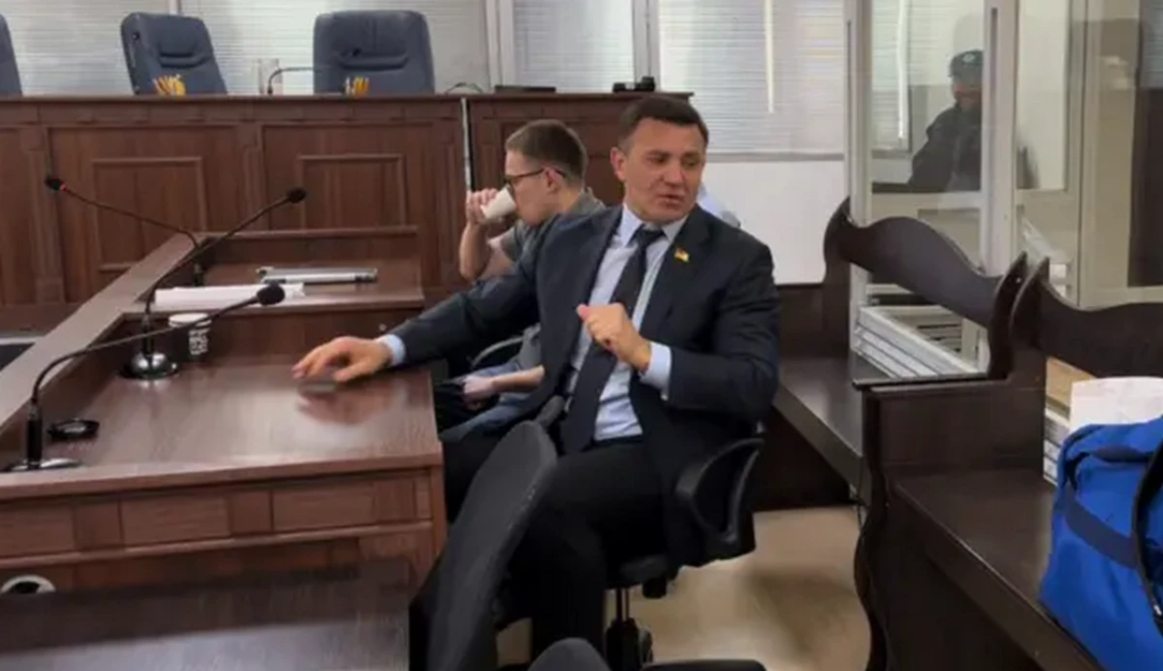Микола Тищенко у суді. Він запевняє, що чесно боровся з кол-центрами, але у НАБУ інша думка. (Фото: ВВС/ Софія Середа)