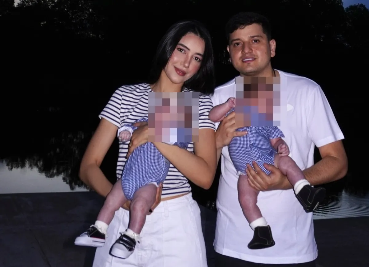 Бразильці Роберта і Феліпе Мартінси зі своїми двійнятами, яких їм народила українка Марія (Фото: Надане подружжям)