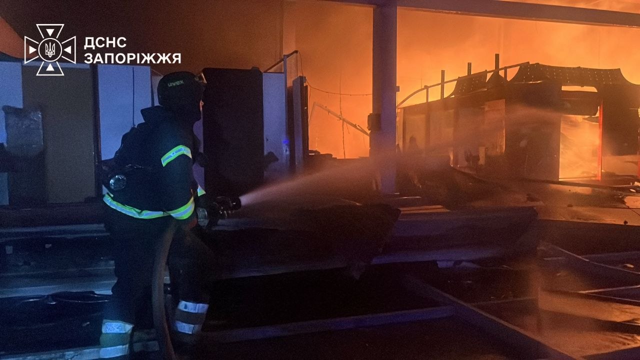 Удар по ТЦ у Запоріжжі 17 вересня 2026 (Фото: Суспільне Запоріжжя)
