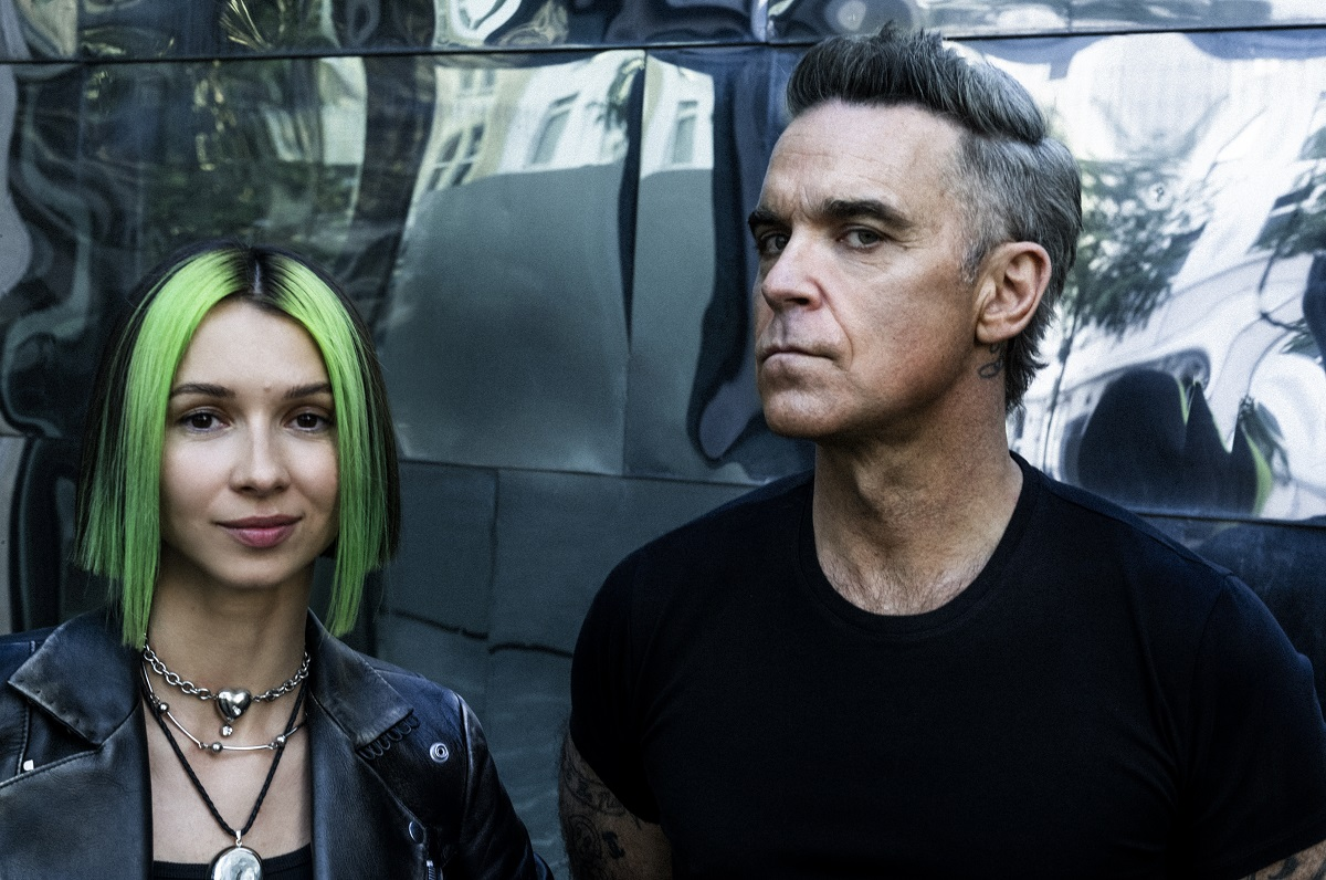 Robbie Williams and Miss Monique (Фото: Anton Corbijn)